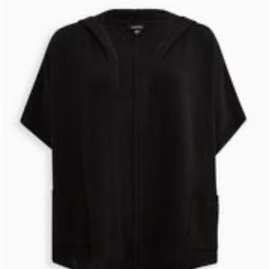 Torrid black short sleeve hooded kimono